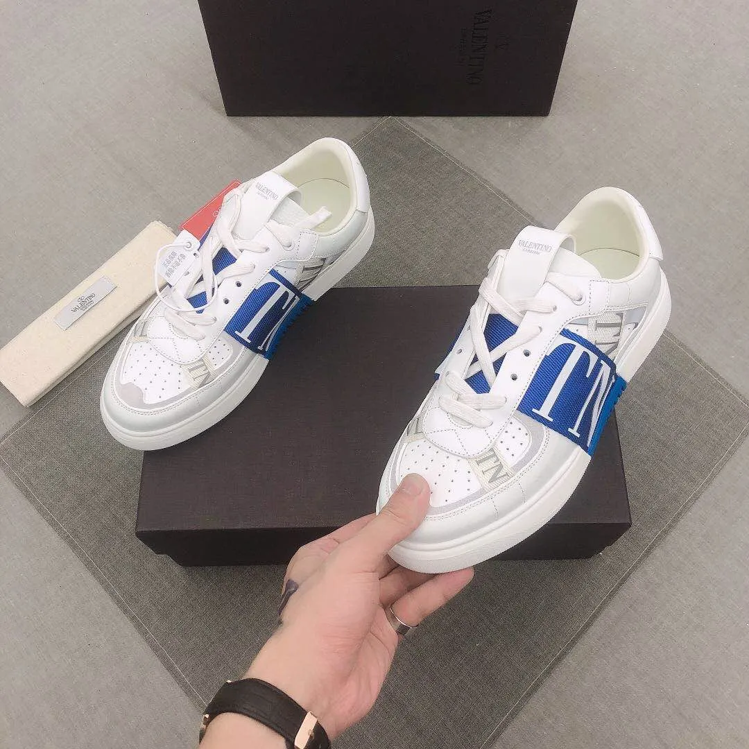 P440▫️V L7N spring and summer 🆕calf leather strap sneakers, no man should be able to refuse this style, classic color, so handsome! Purchase a high-precision replica of the original version to instantly sell off the market currency! 6 VLTN logo rubber effect straps - Valentino Garavani Logo printed on the back and tongue, all materials are customized to ensure quality! Size: 38/45 No. 018